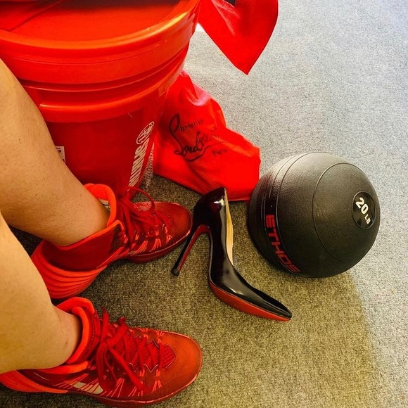 Meet your Posher, Debra - Picture 2 of 4